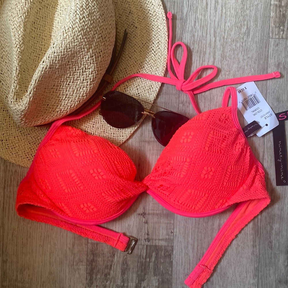 Ninety-nine bikini top XL(runs more like a L)